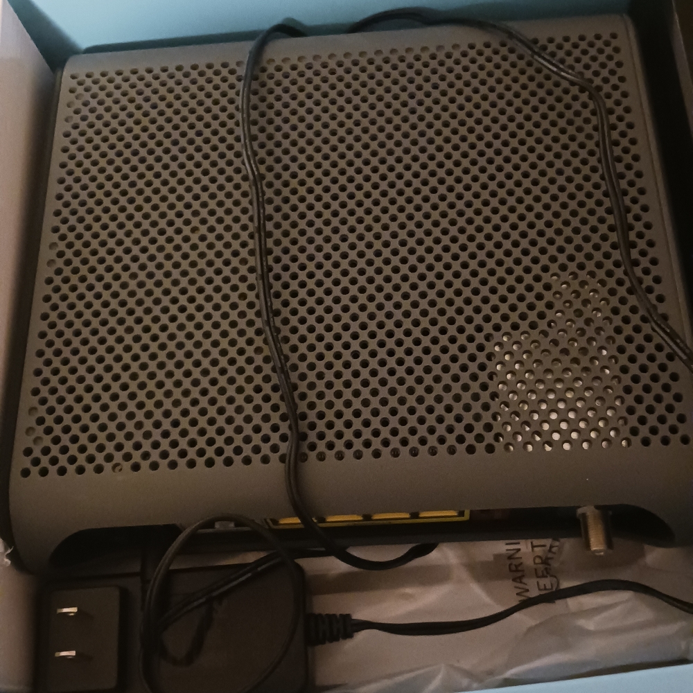 Motorola Black AC1900 WiFi Router - Picture 6 of 10